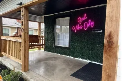 Image de • Good Vibes Only  3mi to Bishop Arts, Dallas •