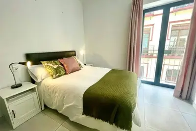 Image de Appartement moderne à Séville avec balcon, Wi-Fi et climatisation