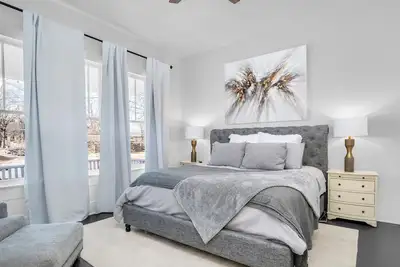 Image de Cotton District | Modern | King Bed