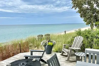 Image de Empire Beach House - Lake Michigan cottage with firepit, grill & furnished deck