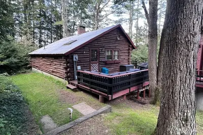 Image de Cozy, family-sized log cabin in Nh White Mountains!