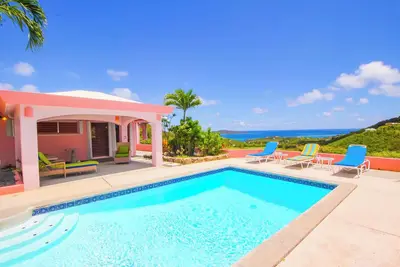 Image de La Vie en Rose - Beautiful Views complimented by Amazing Caribbean Breezes