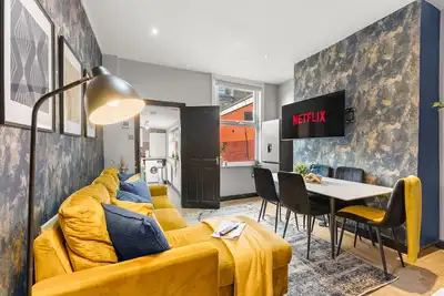 Image de Exquisite 4 bed in Leeds - Sleeps 10 - Parking