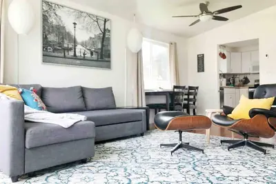 Image de Fenced Yard, Trails out the back door, Minutes Walk to Downtown