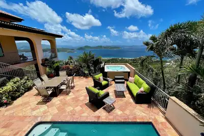 Image de Villa Ventosa ~ 3 bed/3. 5 bath with Tesla solar + pool/spa!