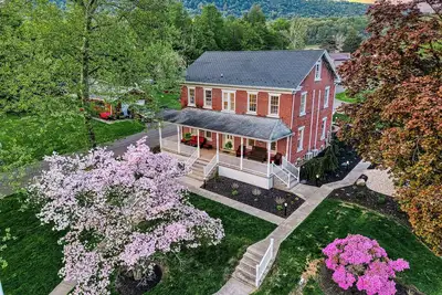Image de Quaint Studio Apartment in Historic Farmhouse - \nNearby river access and hiking!