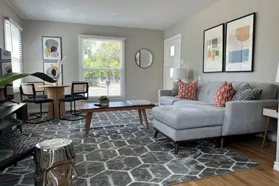 Image de New! Cozy home in the heart of Dallas! - 2bd/1ba