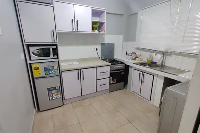 Image de Relaxation Redefined- Cozy General Vacation Condo, near Palace Mall Comm 26, Tema