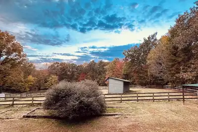 Image de Private Guest House in the Woods situated on 27 acres.