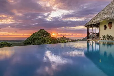 Image de Luxury Villas, TikiVibez full Resort, Full Ocean Sunset Views, close to beaches