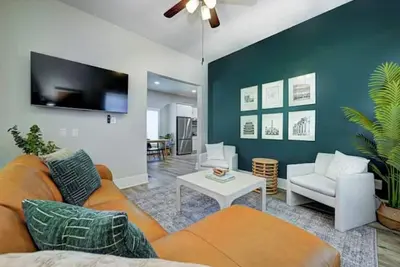 Image de Luxe 4br~Backyard Retreat~Near Convention Center