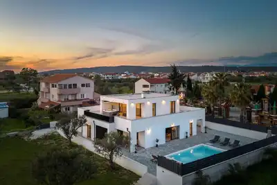 Image de Superbe maison de 4 chambres à Sukosan