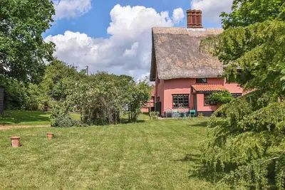 Image de 3 chambres à coucher à Denham