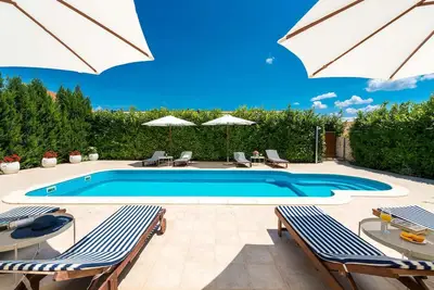 Image de Belle maison de 4 chambres à Orebic