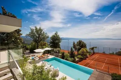 Image de Belle maison à Bregi avec vue sur la.