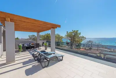 Maison luxueuse à Vir