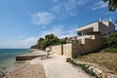 Image de Maison confortable de 4 chambres à.