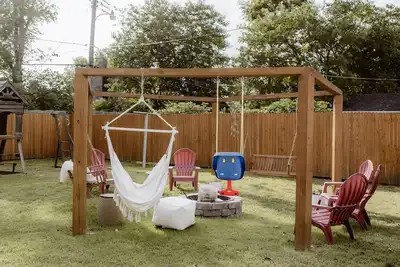 Image de Gather Here Tu centrally located close to Tu, Tulsa Fair Grounds, and Downtown.