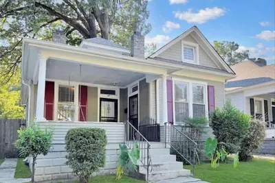 Image de Tucked Inn fantastic location!