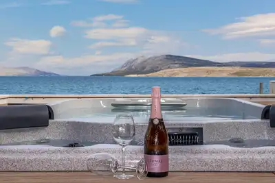 Image de Belle maison à Novalja avec WiFi