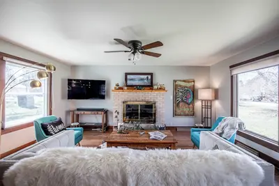 Charming Downtown Ennis Executive Home!
