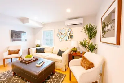 Image de Private Lower Level Apartment in Lovely South Park