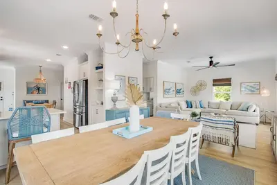Image de \"Nautilus Beach House\" | Dog Friendly | Private Pool | Private Elevator | My Beach Getaways
