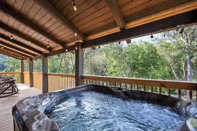 Image de New Cabin Near Waterfall, Hiking, Private, Fireplace, HotTub, Arcade Machine