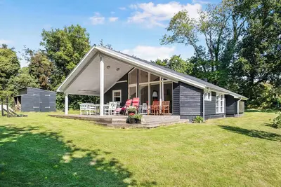 Image de Summer house in beautiful nature in Brunshuse