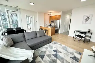 Image de Luxury Penthouse Suite in the Heart of Square One with Spectacular Views!