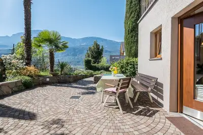 Image de Appartement de vacances \"Rosengarten A\" avec vue sur les montagnes, terrasse privée et Wi-Fi