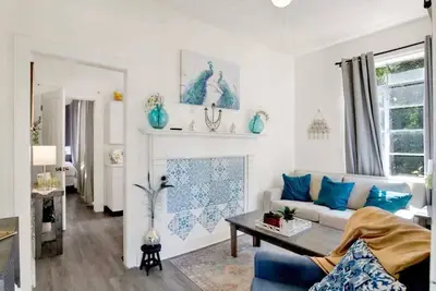 Charming Midtown Apt - Hannon Hideaway Unit A