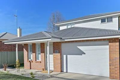 Image de Cosy on Curran | Cbd Escape, Ev Plug, Firepit