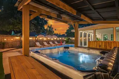 Image de Beach Bliss~ Movie Theater~Putt Putt~Pool