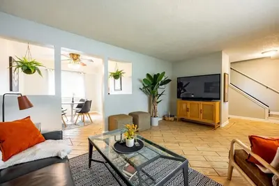 Image de 4br w/Pool Table & Game Room, Near Dt, Sleeps 11