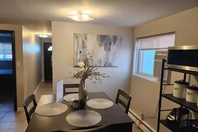 Image de Beautiful two bedroom. With Wash and Fold services included for Free! ! ! !