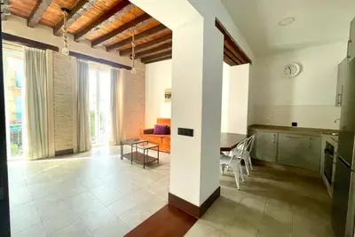 Image de Charmant Appartement à Triana, Séville - 2 Chambres, Climatisé, Wi-Fi - Proche Marché et Tapas