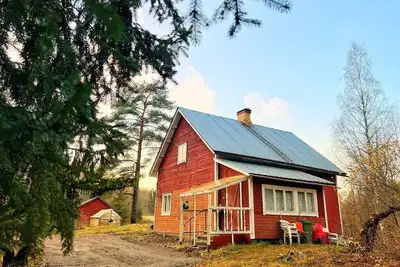 Image de Finnish House Near the Forest