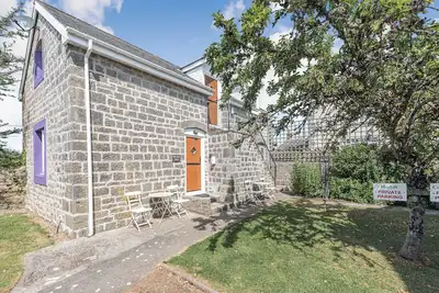 Image de The Coach House, pet friendly, with pool in St Florence