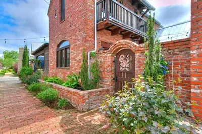 Image de St. Charles Place in Carlton Landing — Prime Location + Golf Cart Included!