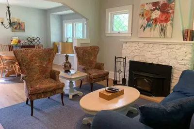 Image de House in Quaint Neighborhood near Downtown Milwaukee Pet-Friendly!