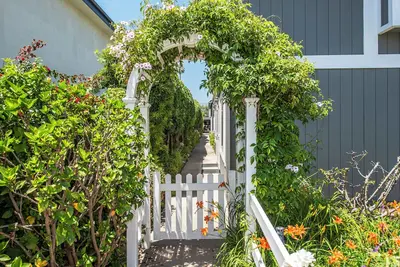 Image de Best Location! One Block to the Beach. Walk Everywhere!