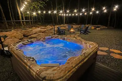 Image de ❤️ Hot Tub- Mini Golf & Putting Gr- Game Rm- Dog Friendly