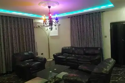 Image de 3jd Lavishly Furnished 2-bed Apartment. Fully Air-conditioned, 4kva Inverter