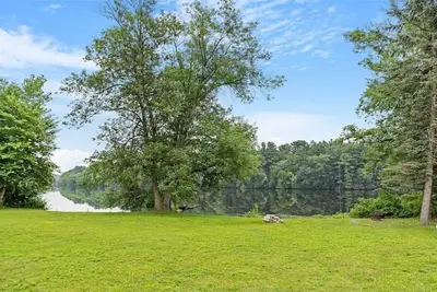 Image de 2-bedroom vacation home 30 minutes from Boston and Nh beaches