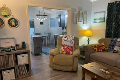 Image de Beach Front Home, King Bed, Million Dollar Deckview, and Steps to the Beach