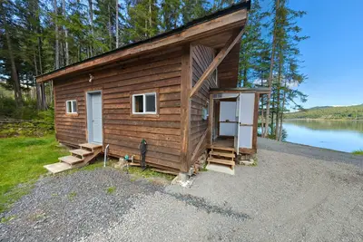 Image de Whale Pass Adventure Cabin | Cabin in Whale Pass with private boat launch
