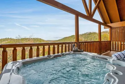 Image de Stunning Mountain Views + Near Attractions