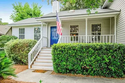 Image de New Discounts, Island Oaks Cottage Wilm Island between Downtown Sav & Tybee