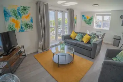 Image de Charming Bedford 2br walking distance to Hospital, Train Station and Town Center